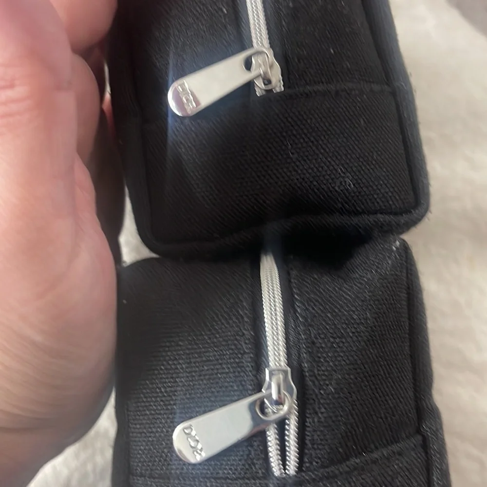 Two Christian Dior pouches - Picture 2 of 3